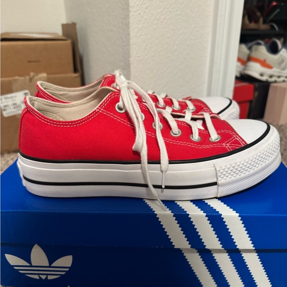 Red Platform Converse - Picture 2 of 6